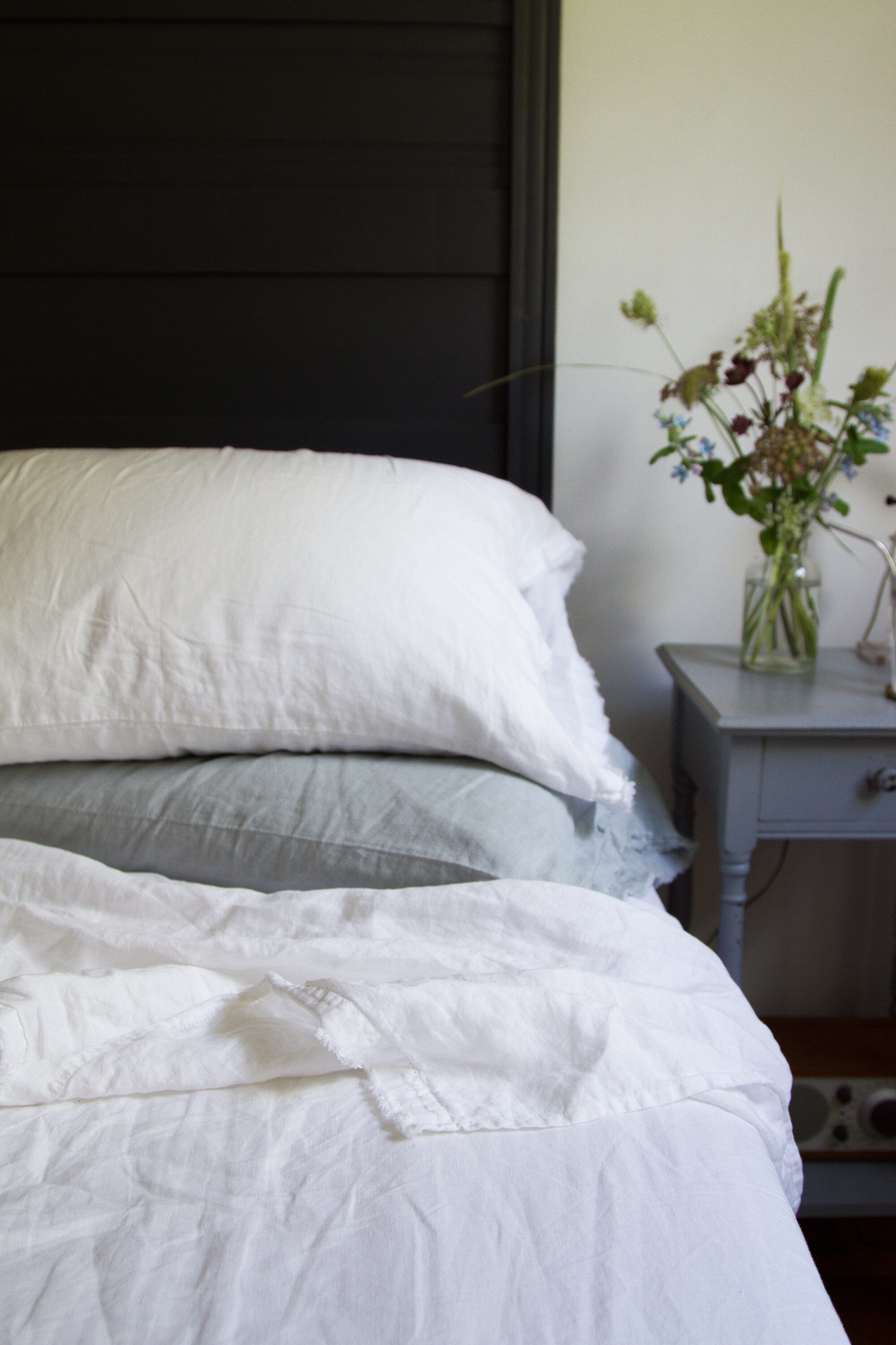 linen bed sheets from garnet hill's eileen fisher collection |reading my tea leaves