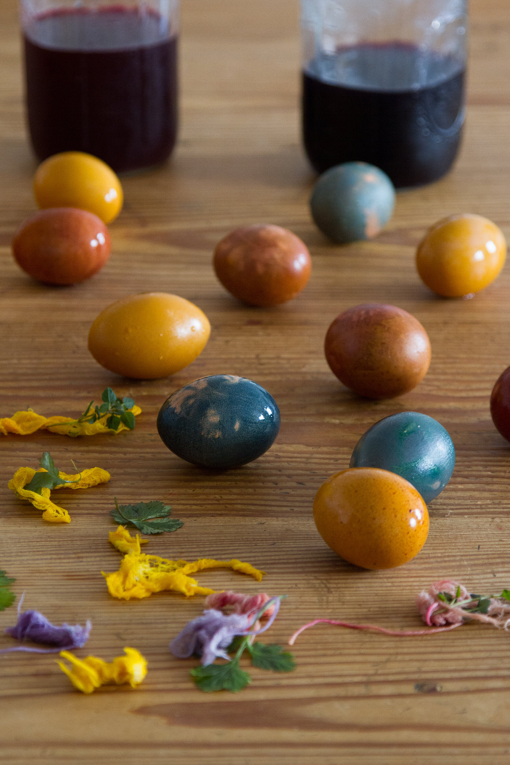 naturally dyed easter eggs | reading my tea leaves