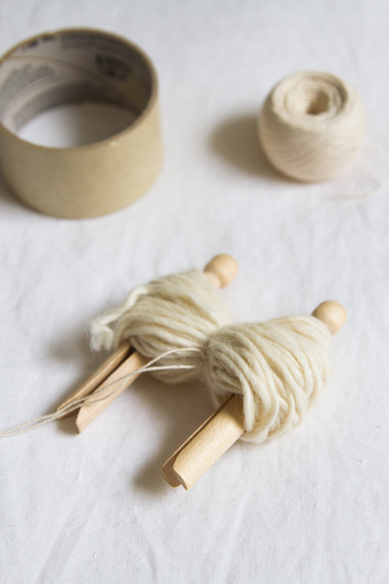 make your own pom-poms and tassels | reading my tea leaves