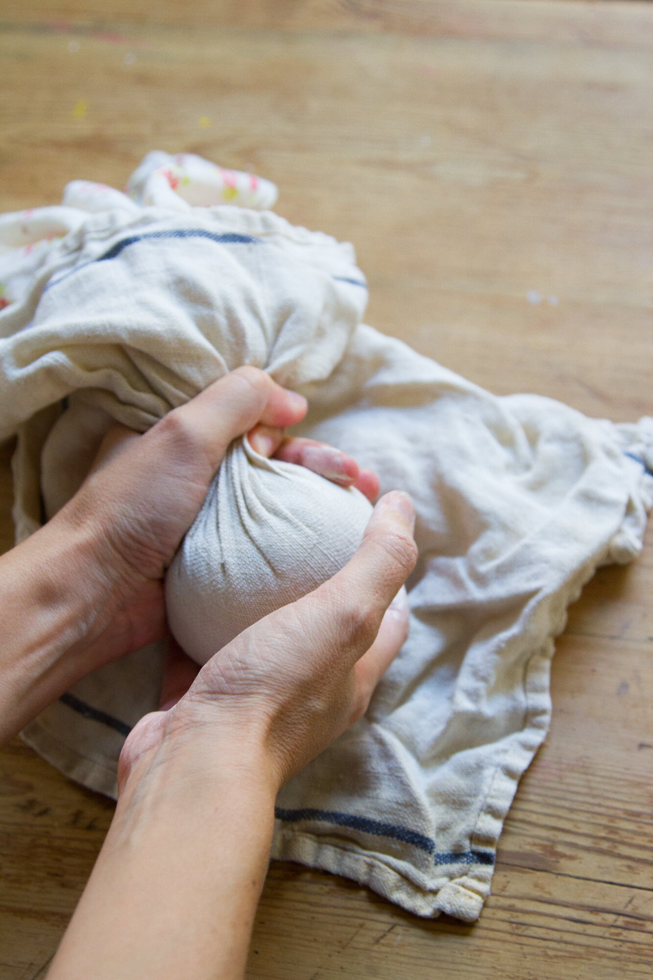 making handmade clay vessels with linen dishcloth | reading my tea leaves