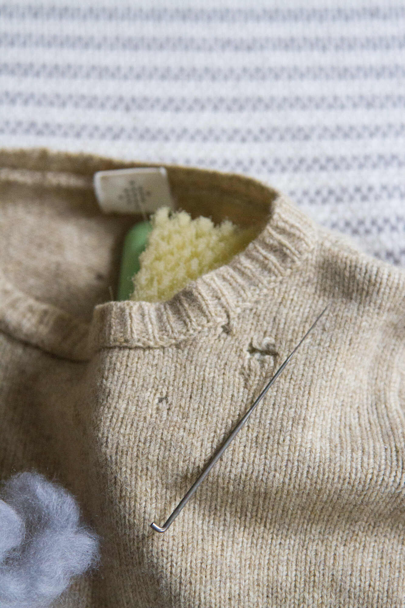 making simple wool sweater repairs | reading my tea leaves