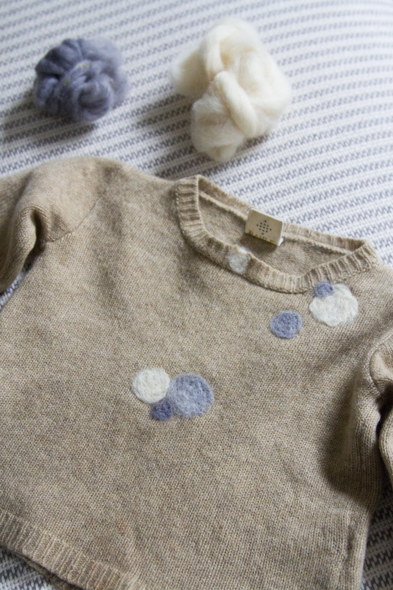 making simple wool sweater repairs | reading my tea leaves