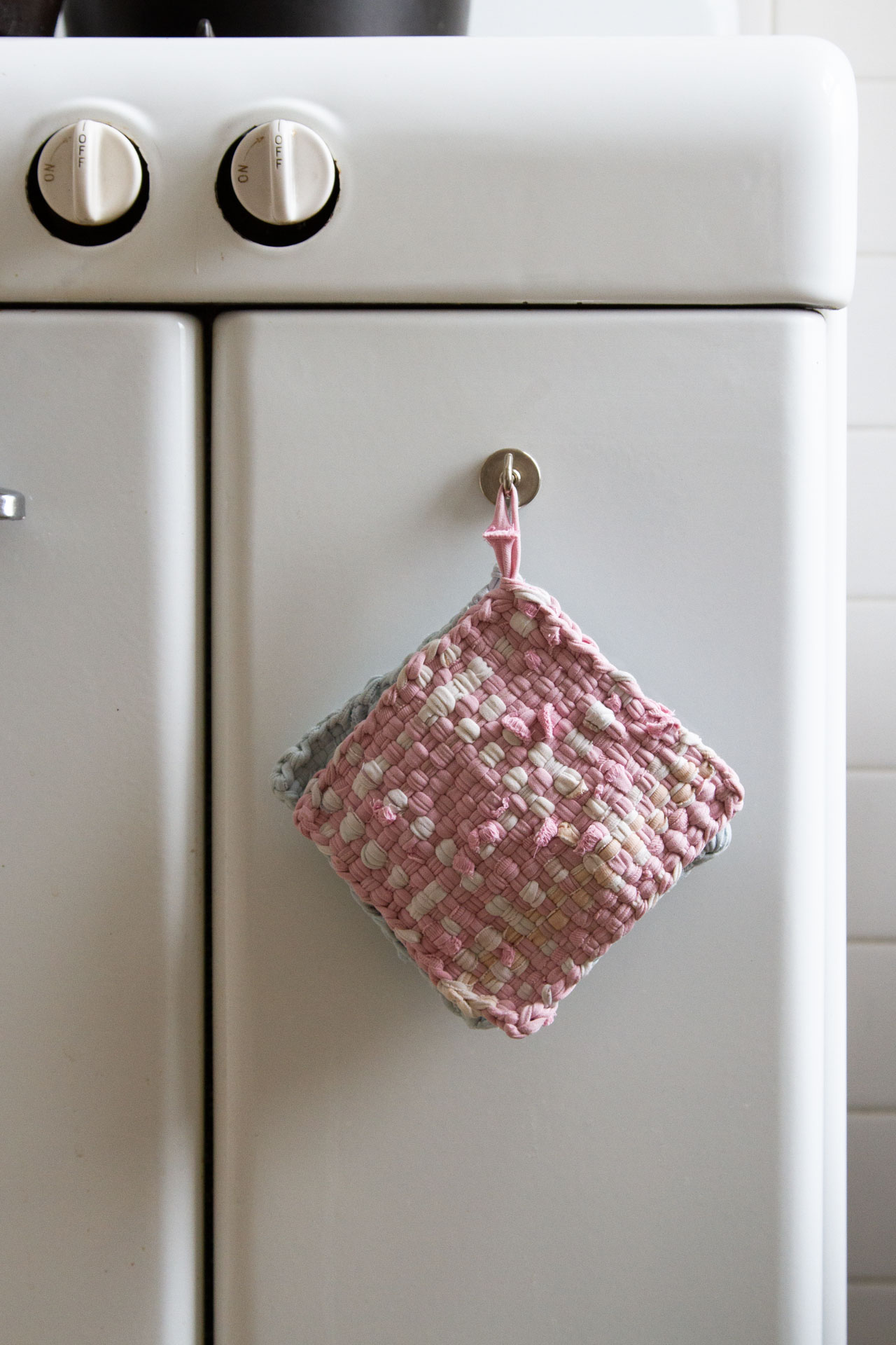 make your own: recycled potholders. – Reading My Tea Leaves – Slow